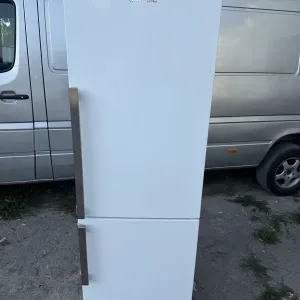 Холодильник новфрост Grundig K60365NE