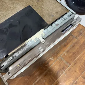 Посудомийна машина Miele