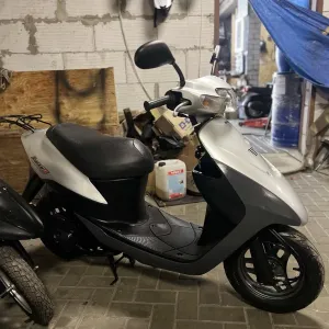 Японский скутер Suzuki Lets CA1PA
