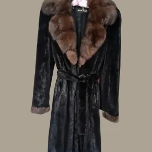 В груди 104см. Норковая шуба с соболем. Mink . Натуральная шуба