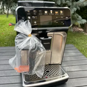 Кавомашина Philips LatteGO модель 5400  2022 рік 9 місяць з Німеччини