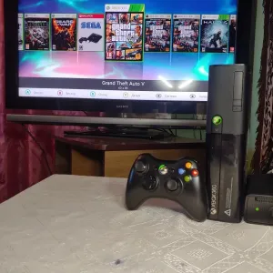 XBOX360E 500 gb ВаdАvаtаr Aurora  80 топ ігр