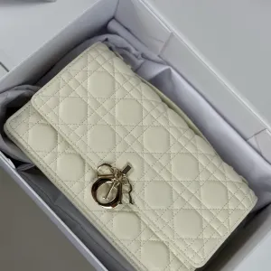 Жіноча сумка Dior Top Handle Bag біла Cannage з ремінцем