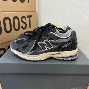 Мужские кроссовки New Balance 1906D Black Protection Pack Premium.