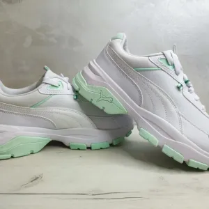 Жіночі Кросівки Puma Cassia Via 
Снікерси