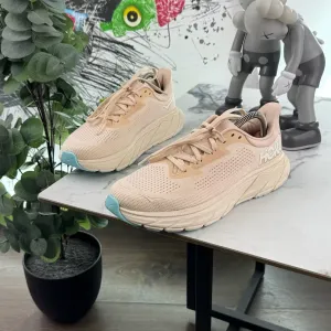 Кросівки Hoka Arahi 7 40 розмір Е16049