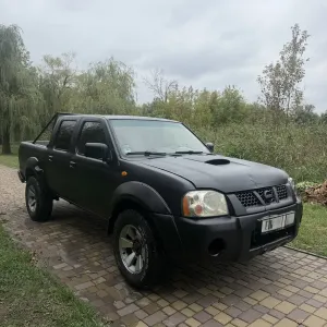 Продам Nissan navara d22 2.5 дизиль