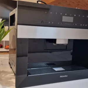 Вбудована кавомашина Miele CVA 7440