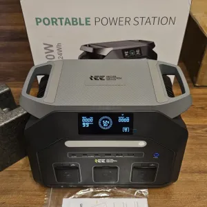 Зарядна станція IEETek P1800 / 1800 Вт / 1024 Вт⋅год / LiFePO4
