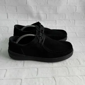 Чорні Чоловічі Замшеві Мокасини Clarks Court Lite Wally Black Size 44 Розмір Туфлі Топсайдери Мешти Класичний Дизайн Із Комфортом Кросівок Оригінал
