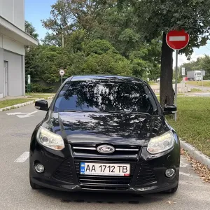 Ford Focus 3 Titanium 2014 р. 2.0 дизель конкурент: Volkswagen Passat та Skoda 2.0 TDI