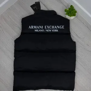 Armani Exchange чоловіча жилетка безрукавка | чорна | Армані жилетка чорна чоловіча| Безрукавка армані Ексчейндж