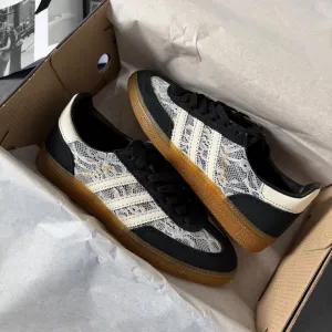 Adidas Spezial Black Lace трендові жіночі кросівки адідас спеціал кеди адідас спешл
