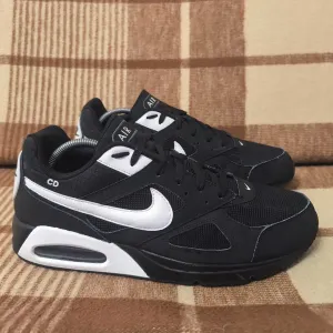 Чоловічі кросівки nike air max