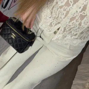 32, 34, 36, 38, 40, 42 джинси bershka straight зі стразами, білі джинси, прямі джинси, трендові джинси, блискучі джинси, джинси бершка, стильні джинси