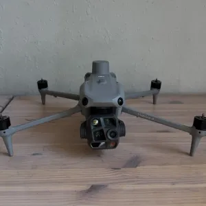 Дрон тушка Dji matrice 4t наліт 11год.