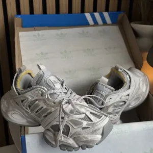 Adidas Vento XLG Deluxe Grey трендові кросівки адідас венто сірі