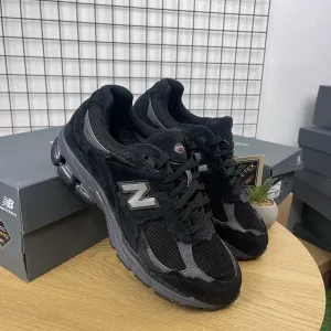 Кросівки чоловічі New Balance 2002R Gore tex