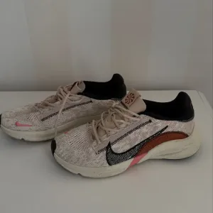 Кросівки Nike 36 розміру