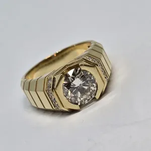 3,33 ct H/VS1 натарульний діамант, сертифікат. Золотий перстень 750 пр