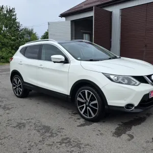 NISSAN Qashgai Tekna360 1.6диз. Автомат