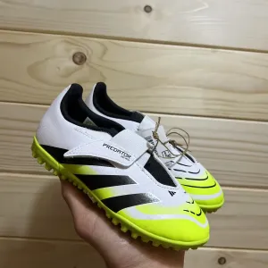 Сороконожки бутси копи футзалки дитячі Adidas Predator Club опт роздріб