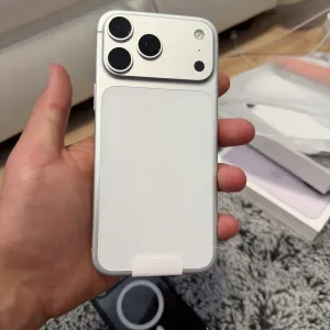 Iphone 17 pro max  256gb silver як новий 100% батарея