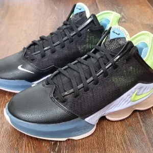 Оригінал 100% кросівки Nike LeBron 19  EUR 42