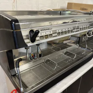 Кавомашина професійна Nuova Simonelli Appia 2 gr