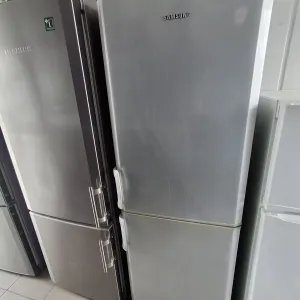 Холодильник Samsung