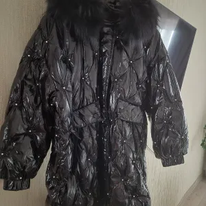 Куртка  чорна нова