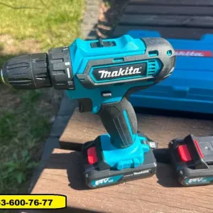 Аккумуляторный шуруповерт Makita макита с патроном DFR и набором
