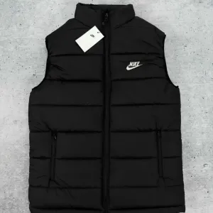 Жіноча чорна жилетка Nike демісезонна (жилет Найк унісекс)