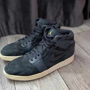 Кросівки Nike Air Jordan 1 Retro Mid р.43