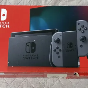 Продам почти новую Nintendo Switch, читайте описание
