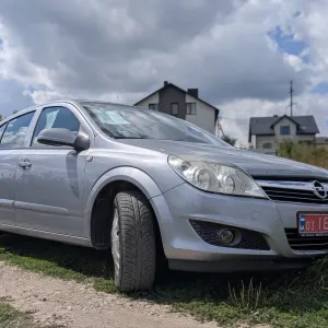 Опель Астра H  1,6 бензин