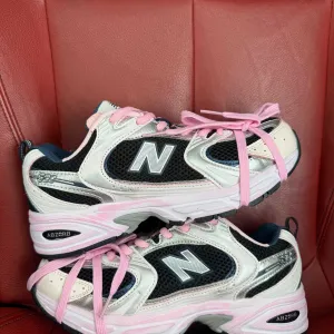 (ОПЛАТА ПІСЛЯ ОГЛЯДУ)New Balance 530 Custom White Black Pink