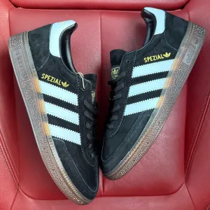 (БЕЗ ПЕРЕДОПЛАТИ) Adidas Handball Spezial Black White адідас спеціал чорні з білими смужками замшеві кросівки з бежевою гумовою підошвою