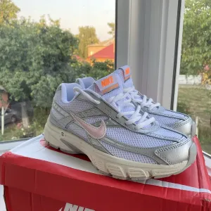 Жіночі  Кросівки Nike Initiator