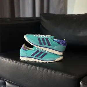 Чоловічі кросівки Adidas Originals x Sporty & Rich SL 72 OG [оригінал] 42; 42,5; 44; 44,5 Більше 500 товарів у наявності Дивіться інші наші оголошення