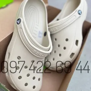 Класичні Крокси Crocs Classic Clog унісекс бежеві Crocs Classic Bone