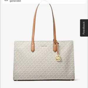 Сумка жіноча  Мішель Корс Michael Kors Scarlett Medium Bag