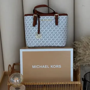 Michael Kors Jet Set Travel Extra-Small Top-zip Tote