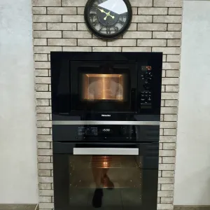 Преміальний комплект вбудованої техніки Miele Духова шафа H6267BP + Мікрохвильова піч M8160-2 Чорне скло Антрацит