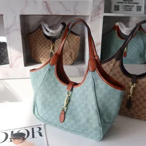 Жіноча сумка шопер джинсова денім блакитна Gucci Mercato tote bag женская сумочка шоппер деним голубая гуччи GG купити сумку тренд