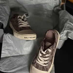 Кеди Balenciaga в асортименті