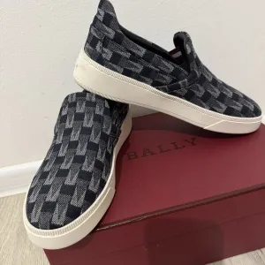 ЗАКРИТЯ МАГАЗИНУ! Кросівки BALLY. 39,5. Оригінал.