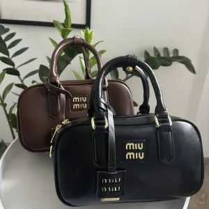 Популярна сумка в стилі міу міу miu miu шоколад сумочка з ручками