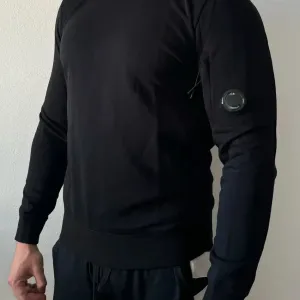 Світшот C.P. Company Crew Neck Light Fleece,розмір M, L, XL.