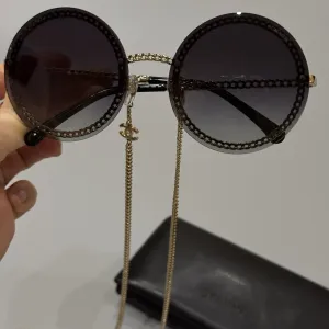 Сонцезахисні окуляри Chanel